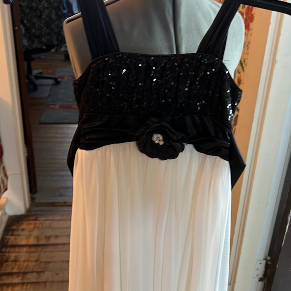 Cute little dress size 7 girls/kids